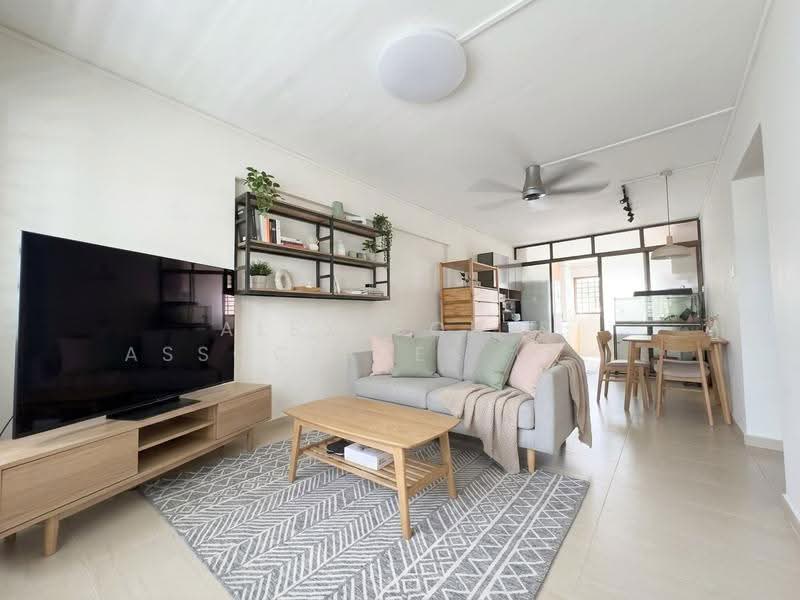 243 Serangoon Avenue 2, 243 Serangoon Avenue 2, Hougang / Punggol / Sengkang, 2 Bedrooms, 689 sqft, HDB Flat For Sale, by Samuel Liao, 500305888 - Living Room - PropertyGuru.com.sg
