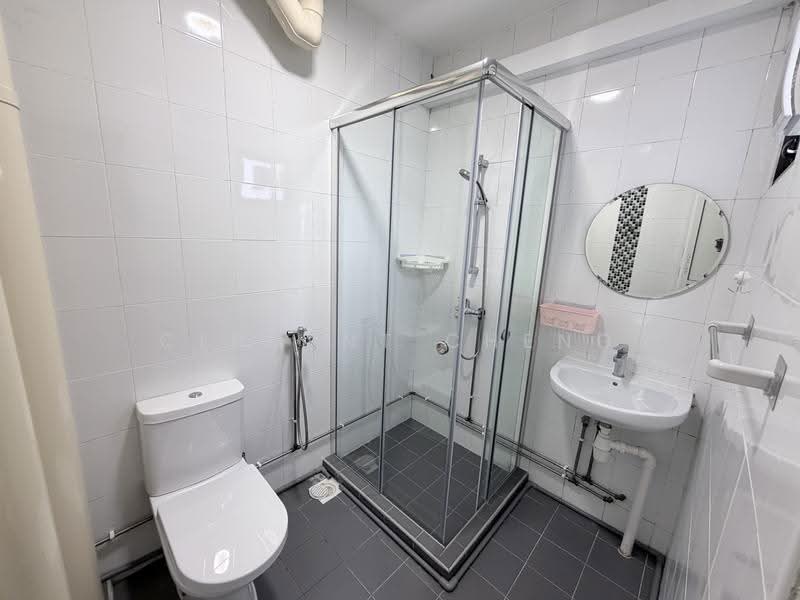133 Geylang East Avenue 1, 133 Geylang East Avenue 1, Eunos / Geylang / Paya Lebar, 3 Bedrooms, 1,572 sqft, HDB Flat For Sale, by Clement Cheng, 500305999 - Bathroom - PropertyGuru.com.sg