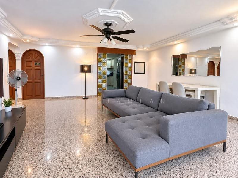 133 Bedok Reservoir Road, 133 Bedok Reservoir Road, Bedok / Upper East Coast, 3 Bedrooms, 1,109 sqft, HDB Flat For Sale, by Noi Jamlan, 500306005 - Living Room - PropertyGuru.com.sg