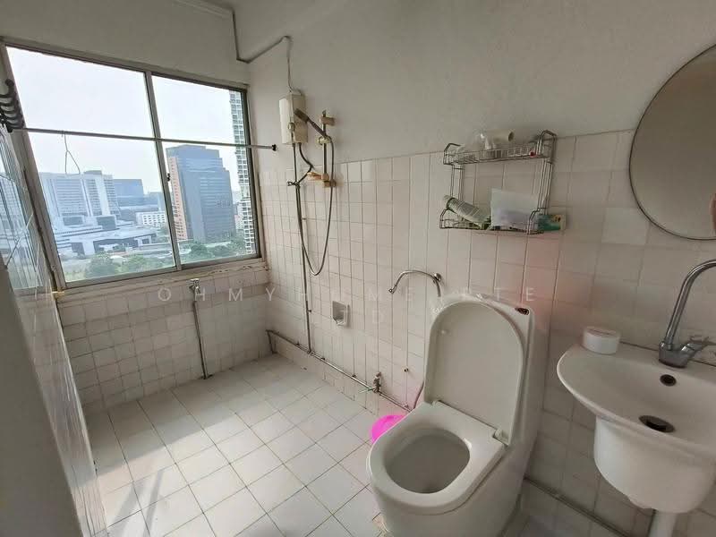 People's Park Complex, 1 Park Road, Boat Quay / Raffles Place / Marina, 3 Bedrooms, 1,119 sqft, Apartment For Sale, by JESLYN LIM, 500306029 - Bathroom - PropertyGuru.com.sg
