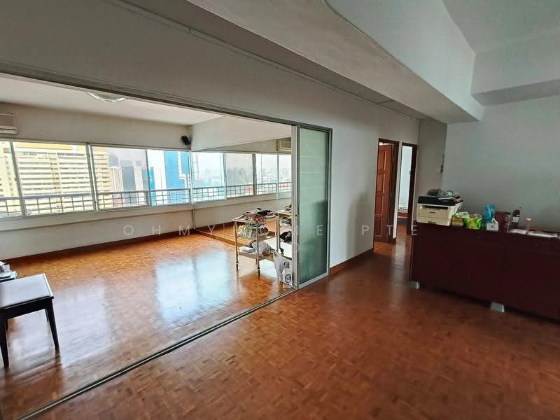 People's Park Complex, 1 Park Road, Boat Quay / Raffles Place / Marina, 3 Bedrooms, 1,119 sqft, Apartment For Sale, by JESLYN LIM, 500306029 - Living Room - PropertyGuru.com.sg