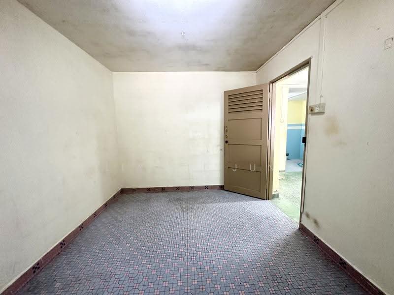 100 Lorong 1 Toa Payoh, 100 Lorong 1 Toa Payoh, Balestier / Toa Payoh, Room Rental, 200 sqft, HDB Flat For Rent, by Liau Li Jun, 500306090 - Interior - PropertyGuru.com.sg
