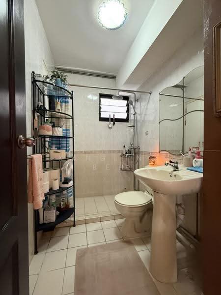 465 Segar Road, 465 Segar Road, Dairy Farm / Bukit Panjang / Choa Chu Kang, 4 Bedrooms, 1,432 sqft, HDB Flat For Sale, by KangLing Beh, 500306241 - Bathroom - PropertyGuru.com.sg