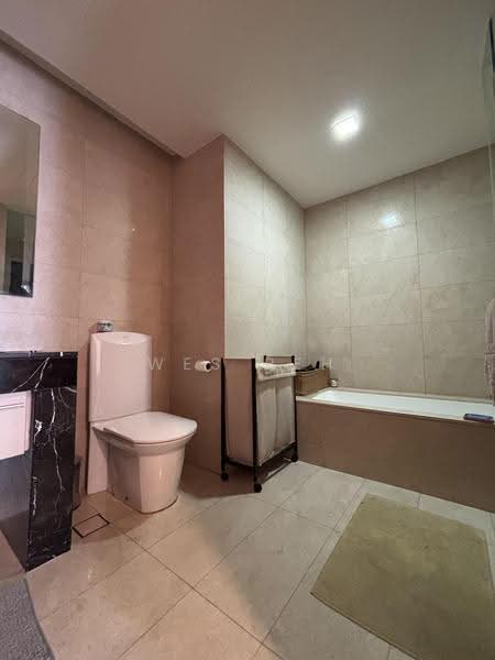 Marina Bay Suites, 3 Central Boulevard, Boat Quay / Raffles Place / Marina, 3 Bedrooms, 1,604 sqft, Apartment For Rent, by Wes Peh, 500306281 - Bathroom - PropertyGuru.com.sg