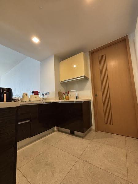 Marina Bay Suites, 3 Central Boulevard, Boat Quay / Raffles Place / Marina, 3 Bedrooms, 1,604 sqft, Apartment For Rent, by Wes Peh, 500306281 - Kitchen - PropertyGuru.com.sg