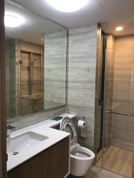J Gateway, 6 Gateway Drive, Boon Lay / Jurong / Tuas, 2 Bedrooms, 678 sqft, Condominium For Rent, by Stephanie Yeong, 500306287 - Bathroom - PropertyGuru.com.sg