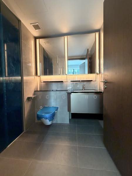 The Hill @ One-North, 17 Slim Barrack Rise, Buona Vista / West Coast / Clementi New Town, 2 Bedrooms, 775 sqft, Condominium For Rent, by Victor Ho, 500306306 - Bathroom - PropertyGuru.com.sg