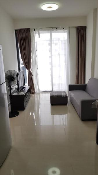 La Fiesta, 58 Sengkang Square, Hougang / Punggol / Sengkang, 1 Bedroom, 452 sqft, Condominium For Rent, by Wayne Teau 张健全, 500306312 - Living Room - PropertyGuru.com.sg