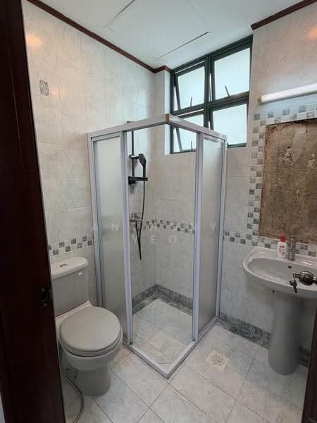 Kelulut Hill, Kelulut Hill, Seletar / Yio Chu Kang, 4 Bedrooms, 2,600 sqft, Corner Terrace For Rent, by Anthony Yeo, 500306316 - Bathroom - PropertyGuru.com.sg