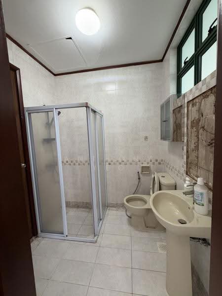 Kelulut Hill, Kelulut Hill, Seletar / Yio Chu Kang, 4 Bedrooms, 2,600 sqft, Corner Terrace For Rent, by Anthony Yeo, 500306316 - Bathroom - PropertyGuru.com.sg