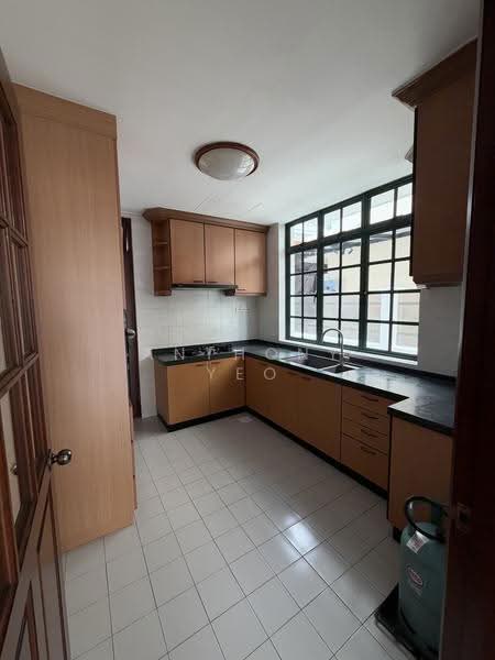 Kelulut Hill, Kelulut Hill, Seletar / Yio Chu Kang, 4 Bedrooms, 2,600 sqft, Corner Terrace For Rent, by Anthony Yeo, 500306316 - Kitchen - PropertyGuru.com.sg