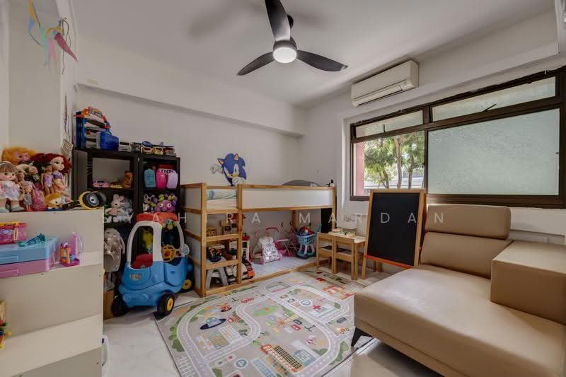 717 Tampines Street 72, 717 Tampines Street 72, Pasir Ris / Tampines, 3 Bedrooms, 1,076 sqft, HDB Flat For Sale, by Syahira Mardan, 500307042 - Bedroom - PropertyGuru.com.sg