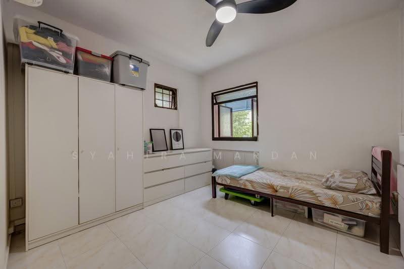 717 Tampines Street 72, 717 Tampines Street 72, Pasir Ris / Tampines, 3 Bedrooms, 1,076 sqft, HDB Flat For Sale, by Syahira Mardan, 500307042 - Bedroom - PropertyGuru.com.sg