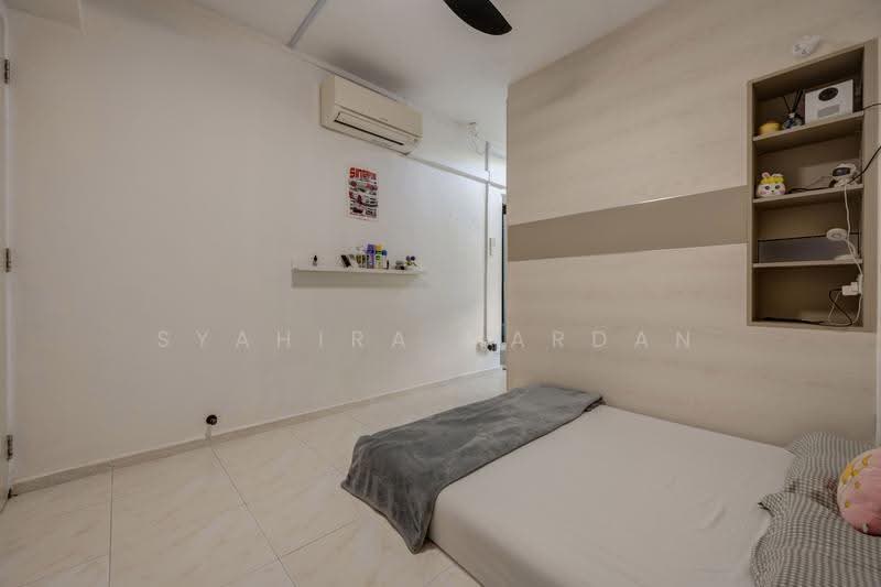 717 Tampines Street 72, 717 Tampines Street 72, Pasir Ris / Tampines, 3 Bedrooms, 1,076 sqft, HDB Flat For Sale, by Syahira Mardan, 500307042 - Bedroom - PropertyGuru.com.sg
