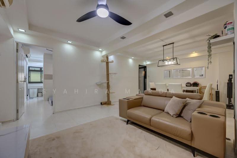 717 Tampines Street 72, 717 Tampines Street 72, Pasir Ris / Tampines, 3 Bedrooms, 1,076 sqft, HDB Flat For Sale, by Syahira Mardan, 500307042 - Living Room - PropertyGuru.com.sg