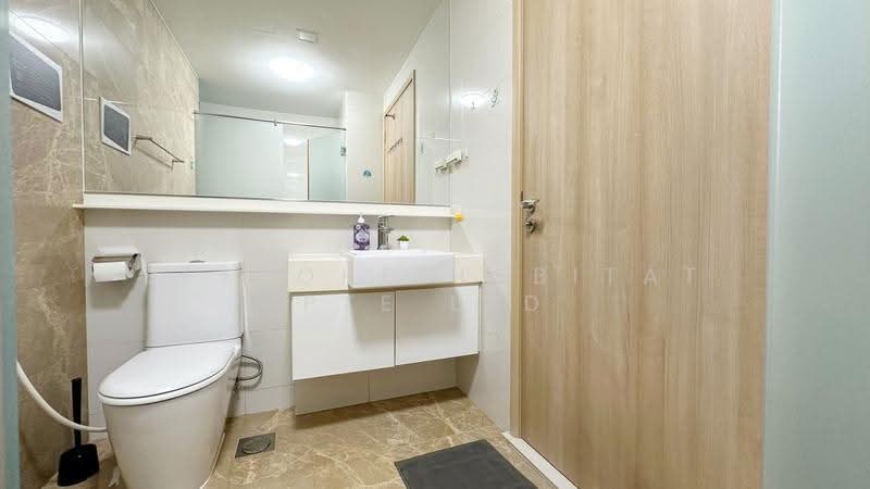 14-06 Common Bathroom