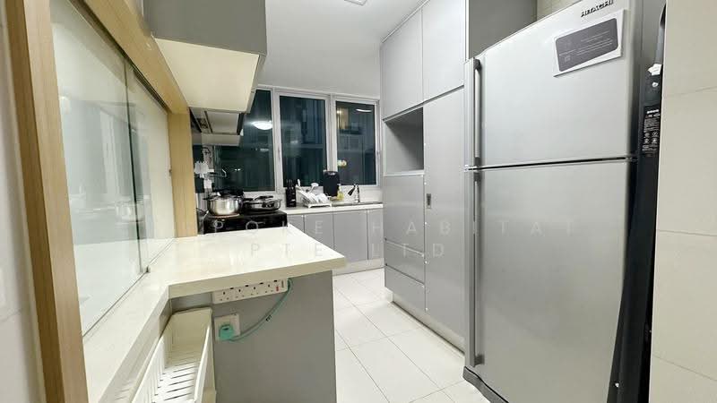 14-06 Kitchen