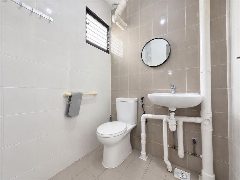 615 Bedok Reservoir Road, 615 Bedok Reservoir Road, Bedok / Upper East Coast, 3 Bedrooms, 1,001 sqft, HDB Flat For Sale, by Nazri Baobed, 500307223 - Bathroom - PropertyGuru.com.sg