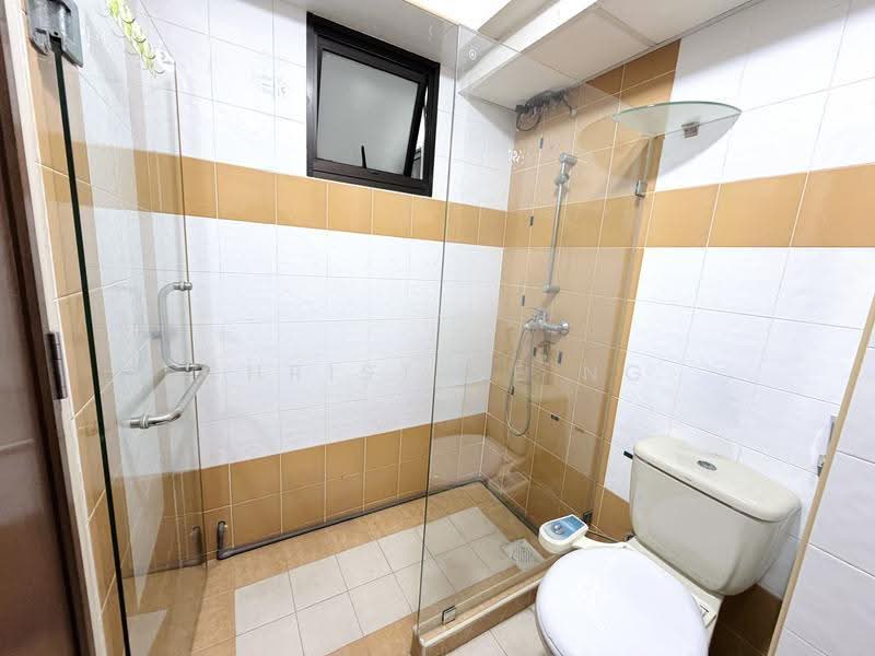 404B Fernvale Lane, 404B Fernvale Lane, Seletar / Yio Chu Kang, 3 Bedrooms, 990 sqft, HDB Flat For Sale, by Christine Ng, 500307387 - Master Bathroom - PropertyGuru.com.sg