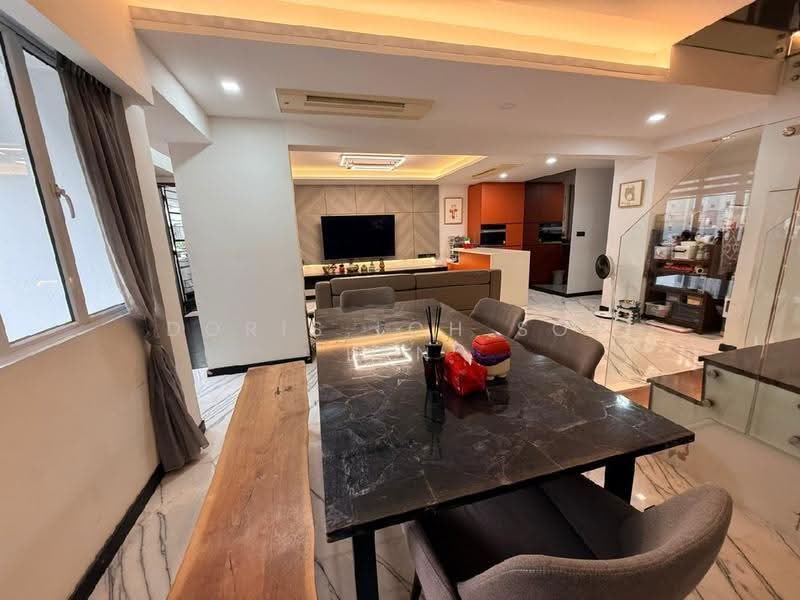 108 Teck Whye Lane, 108 Teck Whye Lane, Dairy Farm / Bukit Panjang / Choa Chu Kang, 4 Bedrooms, 1,658 sqft, HDB Flat For Sale, by Doris Loh Soh Lan, 500307425 - Bright & Inviting Dining Space - PropertyGuru.com.sg