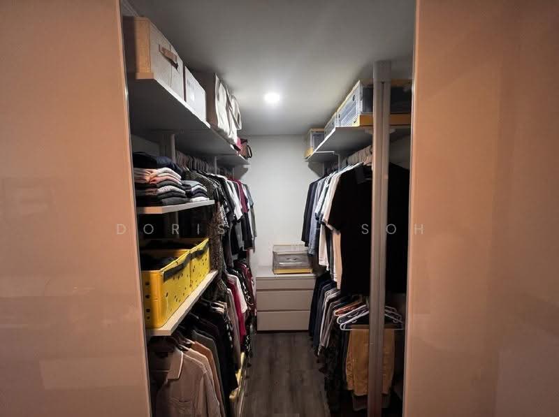 108 Teck Whye Lane, 108 Teck Whye Lane, Dairy Farm / Bukit Panjang / Choa Chu Kang, 4 Bedrooms, 1,658 sqft, HDB Flat For Sale, by Doris Loh Soh Lan, 500307425 - Master Bedroom's walk-in Wardrobe - PropertyGuru.com.sg
