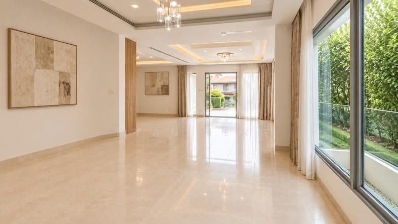 Beautifully Rebuilt Semi-D | 6 Ensuites | Private Lift & Basement | Fireworks View, Hougang / Punggol / Sengkang, 7 Bedrooms, 5,880 sqft, Semi-Detached House For Sale, by Ryan Heng, 500307479 - Living Room - PropertyGuru.com.sg