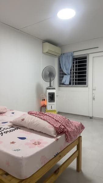 346 Clementi Avenue 5, 346 Clementi Avenue 5, Buona Vista / West Coast / Clementi New Town, 2 Bedrooms, 762 sqft, HDB Flat For Rent, by Michael Segar, 500307548 - Bedroom - PropertyGuru.com.sg