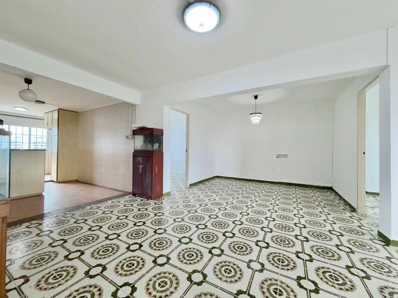 528 Bedok North Street 3, 528 Bedok North Street 3, Bedok / Upper East Coast, 2 Bedrooms, 883 sqft, HDB Flat For Sale, by Fatin Amira, 500307588 - Living Room - PropertyGuru.com.sg