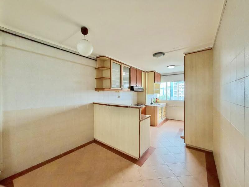 528 Bedok North Street 3, 528 Bedok North Street 3, Bedok / Upper East Coast, 2 Bedrooms, 883 sqft, HDB Flat For Sale, by Fatin Amira, 500307588 - Kitchen - PropertyGuru.com.sg