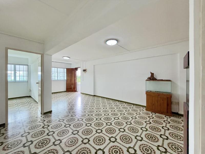 528 Bedok North Street 3, 528 Bedok North Street 3, Bedok / Upper East Coast, 2 Bedrooms, 883 sqft, HDB Flat For Sale, by Fatin Amira, 500307588 - Living Room - PropertyGuru.com.sg