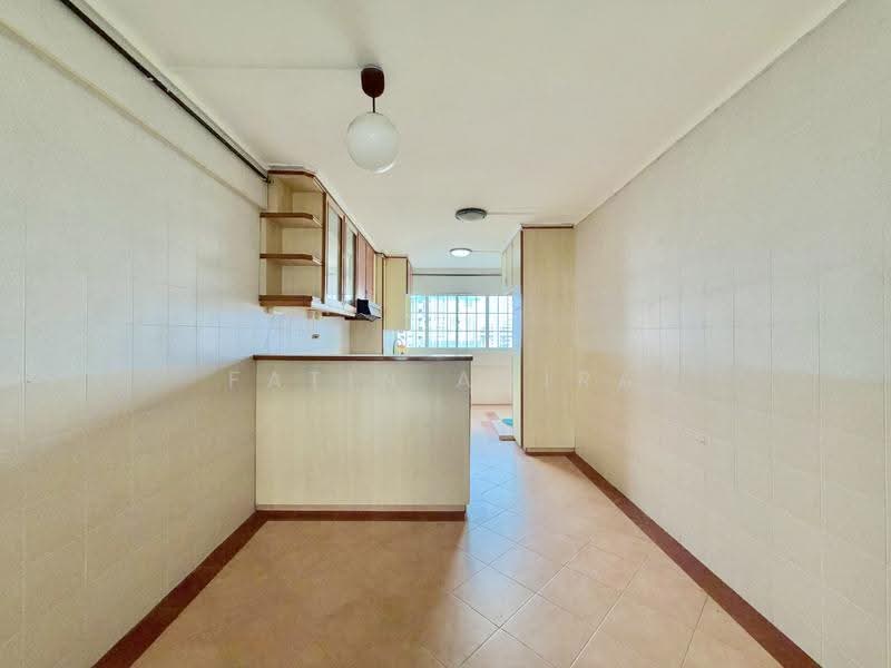 528 Bedok North Street 3, 528 Bedok North Street 3, Bedok / Upper East Coast, 2 Bedrooms, 883 sqft, HDB Flat For Sale, by Fatin Amira, 500307588 - Kitchen - PropertyGuru.com.sg