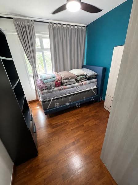 662A Edgedale Plains, 662A Edgedale Plains, Hougang / Punggol / Sengkang, 2 Bedrooms, 721 sqft, HDB Flat For Sale, by Jessie Tan 陈杰识, 500307918 - Bedroom - PropertyGuru.com.sg