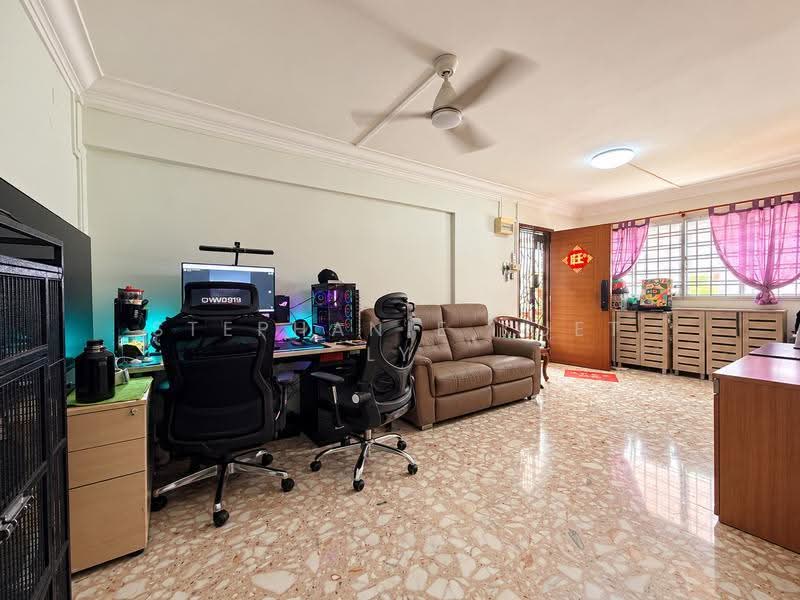 828 Tampines Street 81, 828 Tampines Street 81, Pasir Ris / Tampines, 2 Bedrooms, 883 sqft, HDB Flat For Sale, by Stephanie Kuet LY, 500308632 - PropertyGuru.com.sg