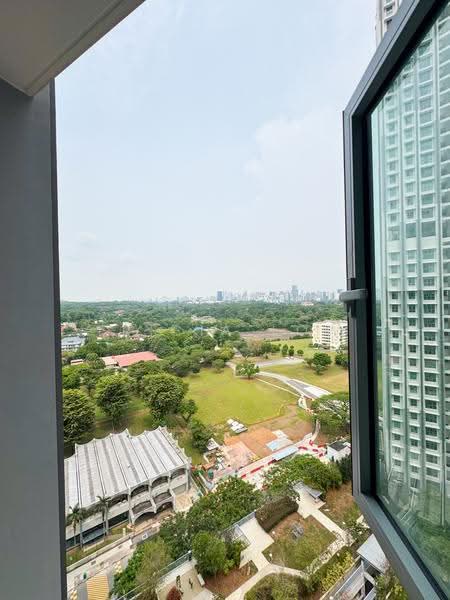 34 Margaret Drive, 34 Margaret Drive, Alexandra / Commonwealth, 4 Bedrooms, 1,162 sqft, HDB Flat For Sale, by Tricia Low, 500308740 - View Living Room & Common Bedroom - PropertyGuru.com.sg
