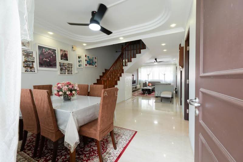 329 Tampines Street 32, 329 Tampines Street 32, Pasir Ris / Tampines, 4 Bedrooms, 1,572 sqft, HDB Flat For Sale, by K. Alfian, 500309186 - Dining Room - PropertyGuru.com.sg