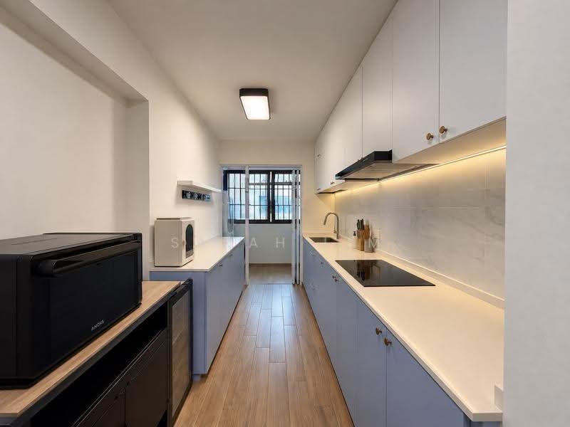 Kitchen & Yard Area