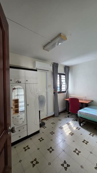 308 Clementi Avenue 4, 308 Clementi Avenue 4, 2 Bedrooms, 990 sqft, HDB Flat For Rent, by James Chui, 60000644 - Bedroom - PropertyGuru.com.sg