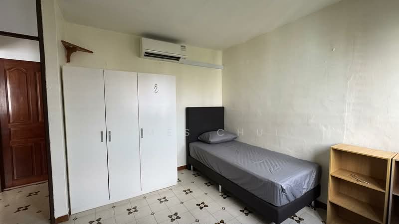 308 Clementi Avenue 4, 308 Clementi Avenue 4, 2 Bedrooms, 990 sqft, HDB Flat For Rent, by James Chui, 60000644 - Bedroom - PropertyGuru.com.sg