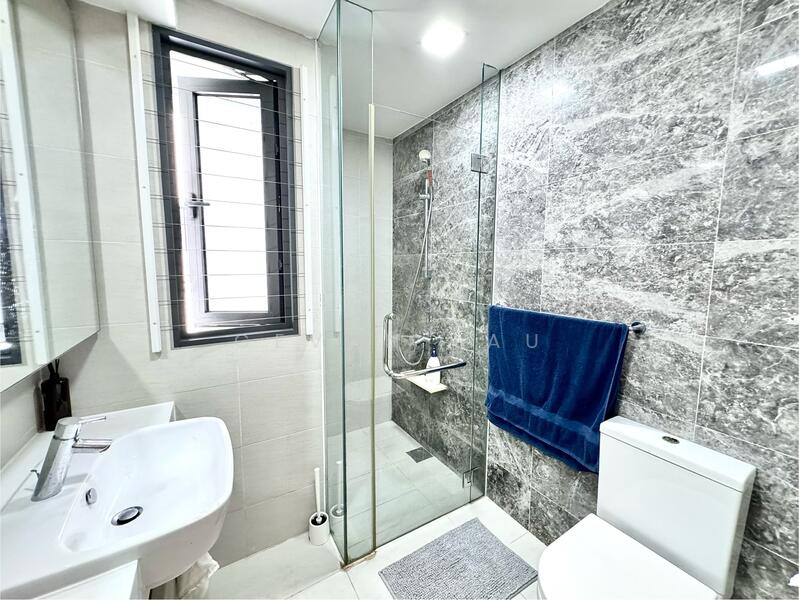 The Lakefront Residences, 46 Lakeside Drive, Room Rental, 150 sqft, Condominium For Rent, by Gevan Lau, 60000781 - Bathroom - PropertyGuru.com.sg