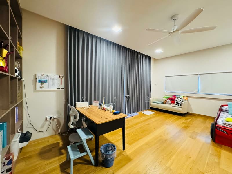 Very New Semi-D with Lift, huge for multi-generations, Serangoon Garden Estate - call 8130 3636 to view!, 8 Bedrooms, 9,700 sqft, Semi-Detached House For Sale, by Kim Yan 金燕, 60000937 - PropertyGuru.com.sg