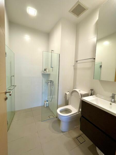 10 Shelford, 10 Shelford Road, 1 Bedroom, 474 sqft, Apartment For Rent, by Catherine Choong, 60000942 - Bathroom - PropertyGuru.com.sg