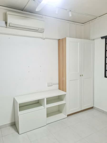 301 Ang Mo Kio Avenue 3, 301 Ang Mo Kio Avenue 3, Room Rental, 200 sqft, HDB Flat For Rent, by Justin Heng, 60001117 - Study - PropertyGuru.com.sg