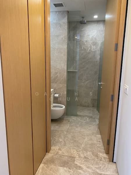 The Laurels @ Cairnhill Road, 38 Cairnhill Road, 2 Bedrooms, 883 sqft, Condominium For Rent, by Gary H S Chua, 60001202 - Bathroom - PropertyGuru.com.sg