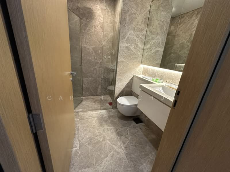 The Laurels @ Cairnhill Road, 38 Cairnhill Road, 2 Bedrooms, 883 sqft, Condominium For Rent, by Gary H S Chua, 60001202 - Bathroom - PropertyGuru.com.sg