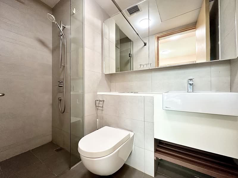 Eight Riversuites, 2 Whampoa East, 2 Bedrooms, 700 sqft, Condominium For Rent, by Liu Yang, 60001606 - Bathroom - PropertyGuru.com.sg