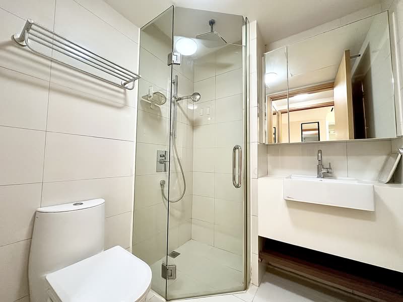 Eight Riversuites, 2 Whampoa East, 2 Bedrooms, 700 sqft, Condominium For Rent, by Liu Yang, 60001606 - Bathroom - PropertyGuru.com.sg