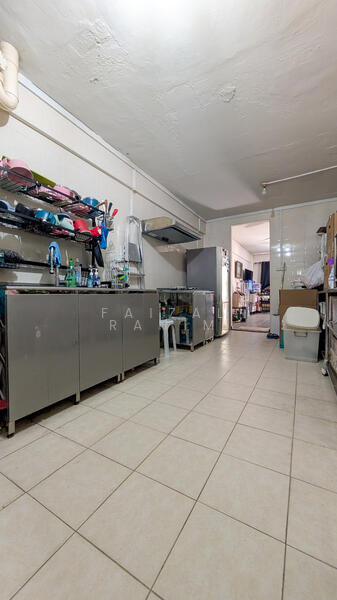 711 Yishun Avenue 5, 711 Yishun Avenue 5, 2 Bedrooms, 764 sqft, HDB Flat For Sale, by Faizal Rahim, 60002082 - Kitchen - PropertyGuru.com.sg