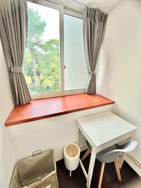 The Esparis, 7 Pasir Ris Drive 4, Room Rental, 70 sqft, Condominium For Rent, by punkin, 60002162 - Study - PropertyGuru.com.sg