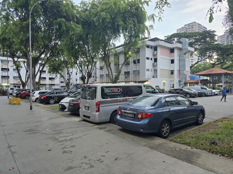 352 Clementi Avenue 2, Clementi avenue 2, 1,614 sqft, Shop / Shophouse For Sale, by Rosdiana Lee, 60002175 - Car Park - CommercialGuru.com.sg