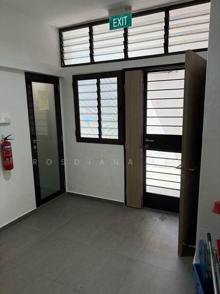 352 Clementi Avenue 2, Clementi avenue 2, 1,614 sqft, Shop / Shophouse For Sale, by Rosdiana Lee, 60002175 - Back Door - CommercialGuru.com.sg